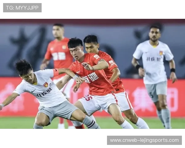 广州队联防换防时机得当 多次造成青岛进攻24秒违例